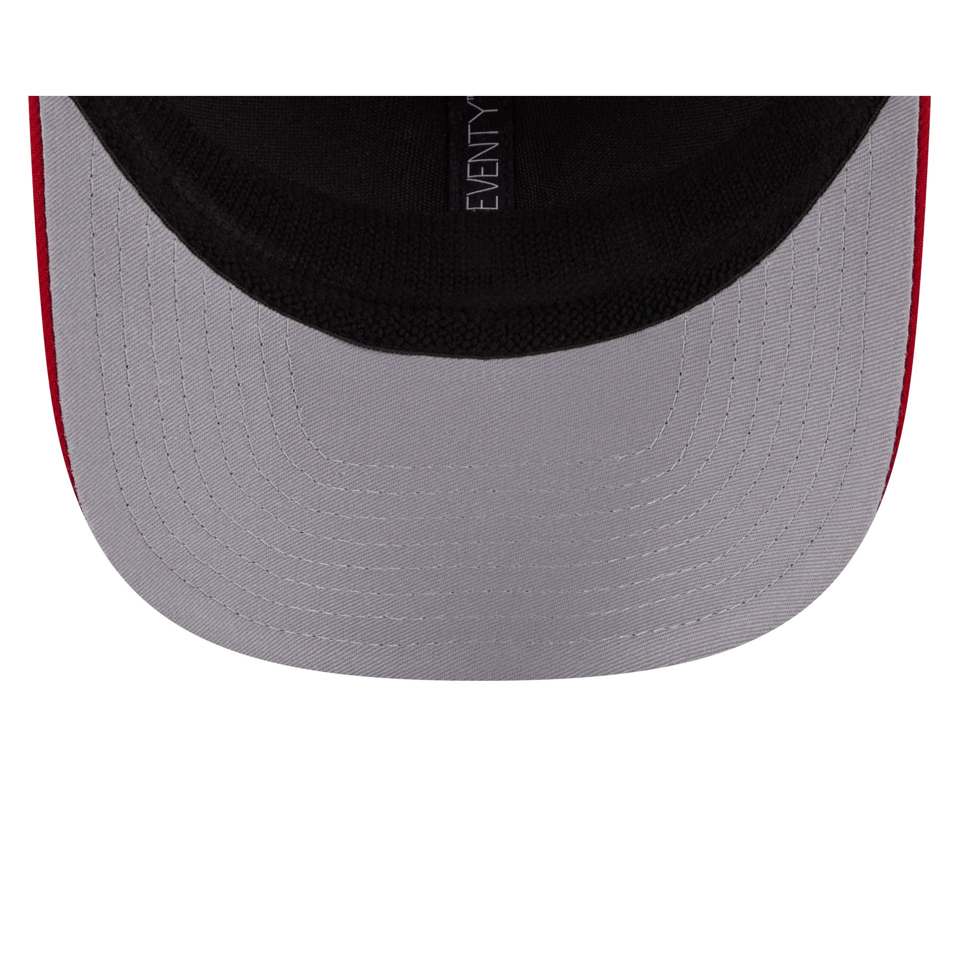 Chicago Blackhawks Simple 9SEVENTY Trucker Hat