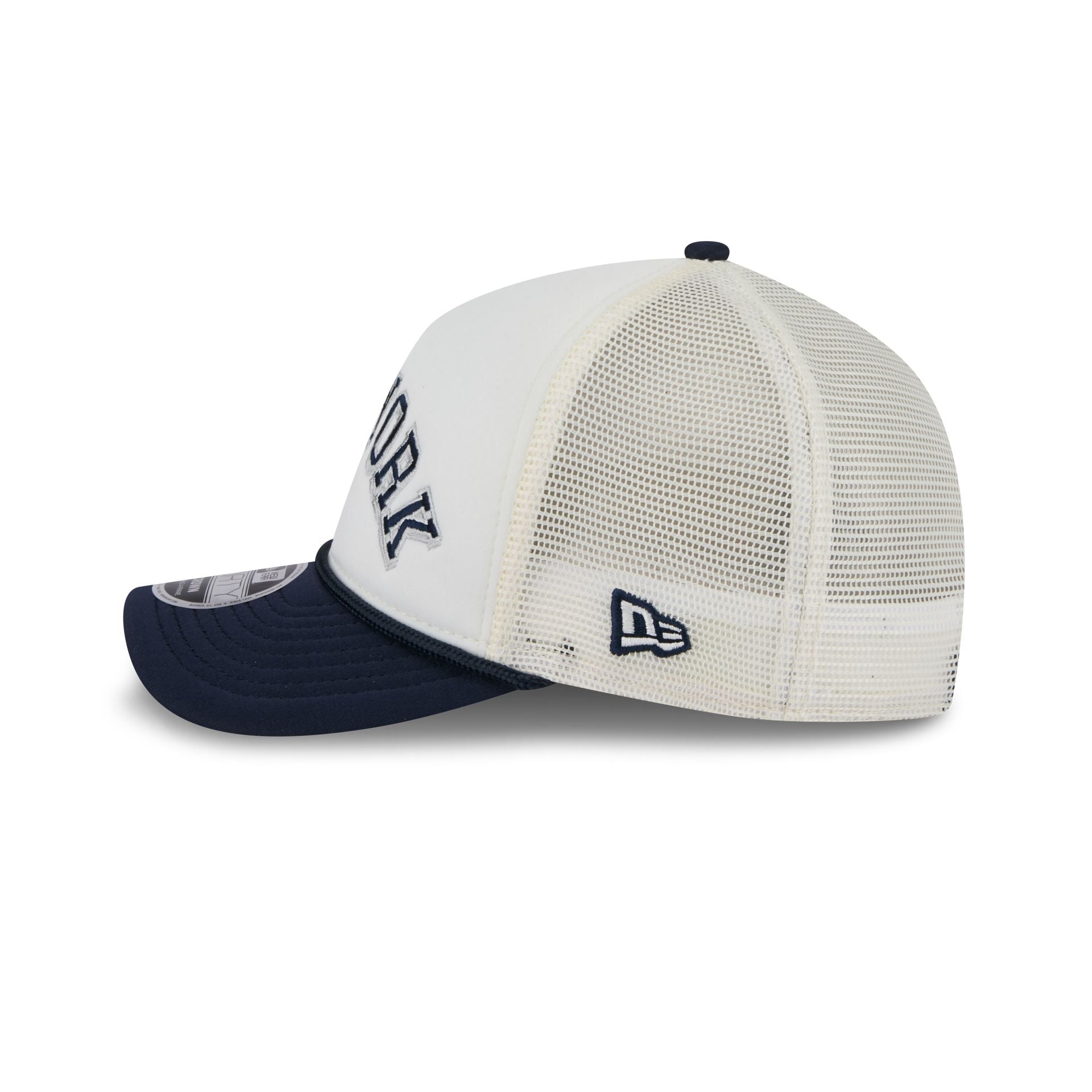 New York Yankees Chrome Arch 9FORTY M-Crown A-Frame Trucker Hat