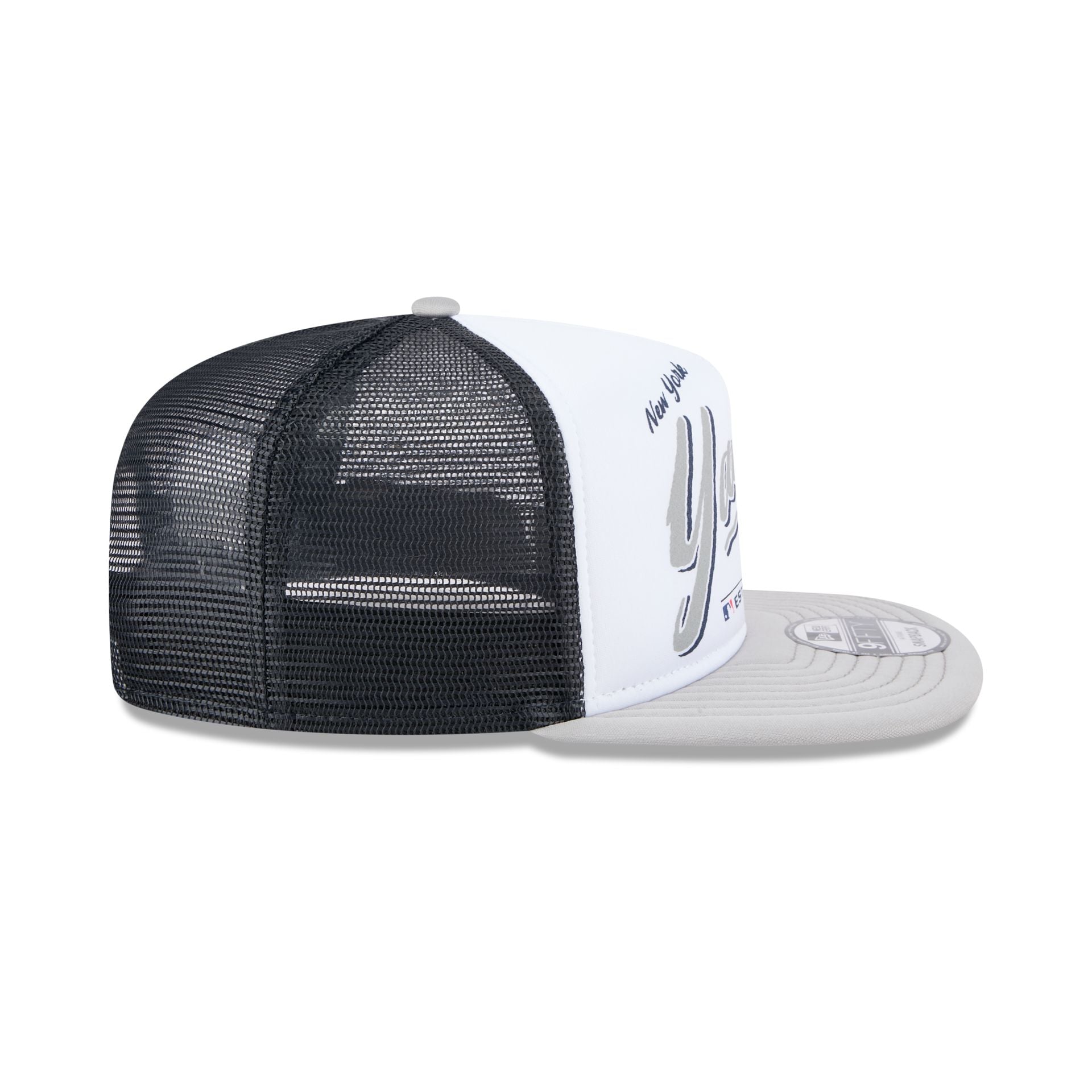 New York Yankees Retro Script 9FIFTY A-Frame Trucker Hat
